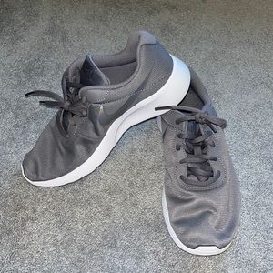 NEW gray Nike Sneakers, size 6Y